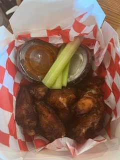 Pizza and wings are Burzurk approved  😋 and Pennant Pizza and Wings – Food Truck